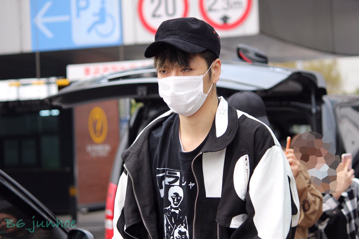 B6_junhoe's tweet photo. 170425 ICN 
#iKON #JUNE #JUNHOE  #아이콘 #주네 #준회 https://t.co/Urb2SJmcMU