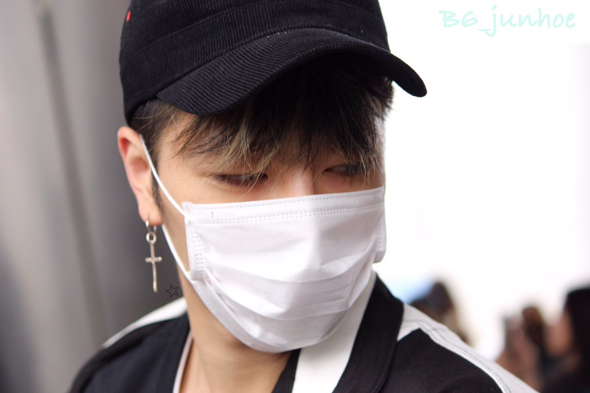 B6_junhoe's tweet photo. 170425 ICN 
#iKON #JUNE #JUNHOE  #아이콘 #주네 #준회 https://t.co/Urb2SJmcMU