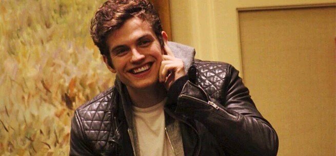 _lapop_'s tweet image. look at this angel #HappyBirthdayDanielSharman