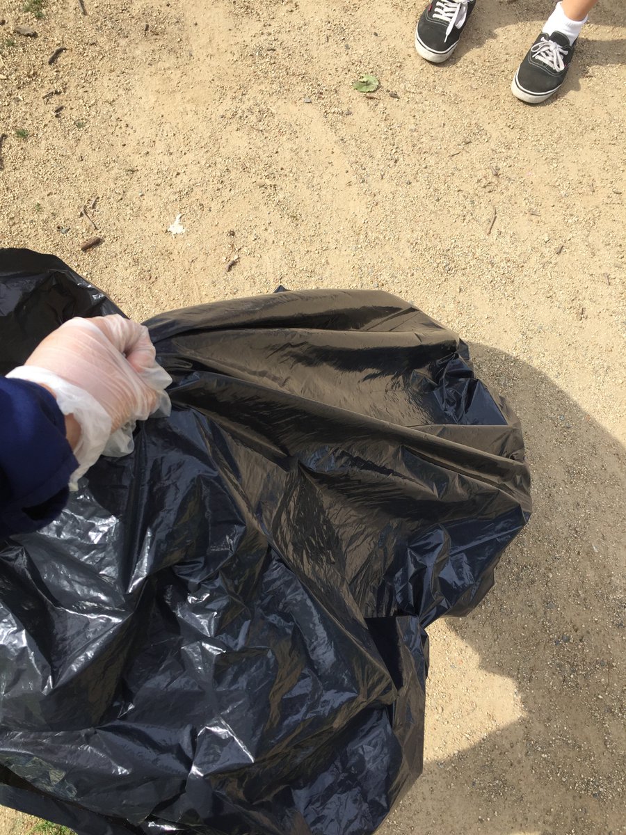 WHSGreenMonkeys's tweet photo. Thank you South Gate for inviting us to a clean up. With teamwork, we can accomplish anything !! https://t.co/hhXY3DQUBO