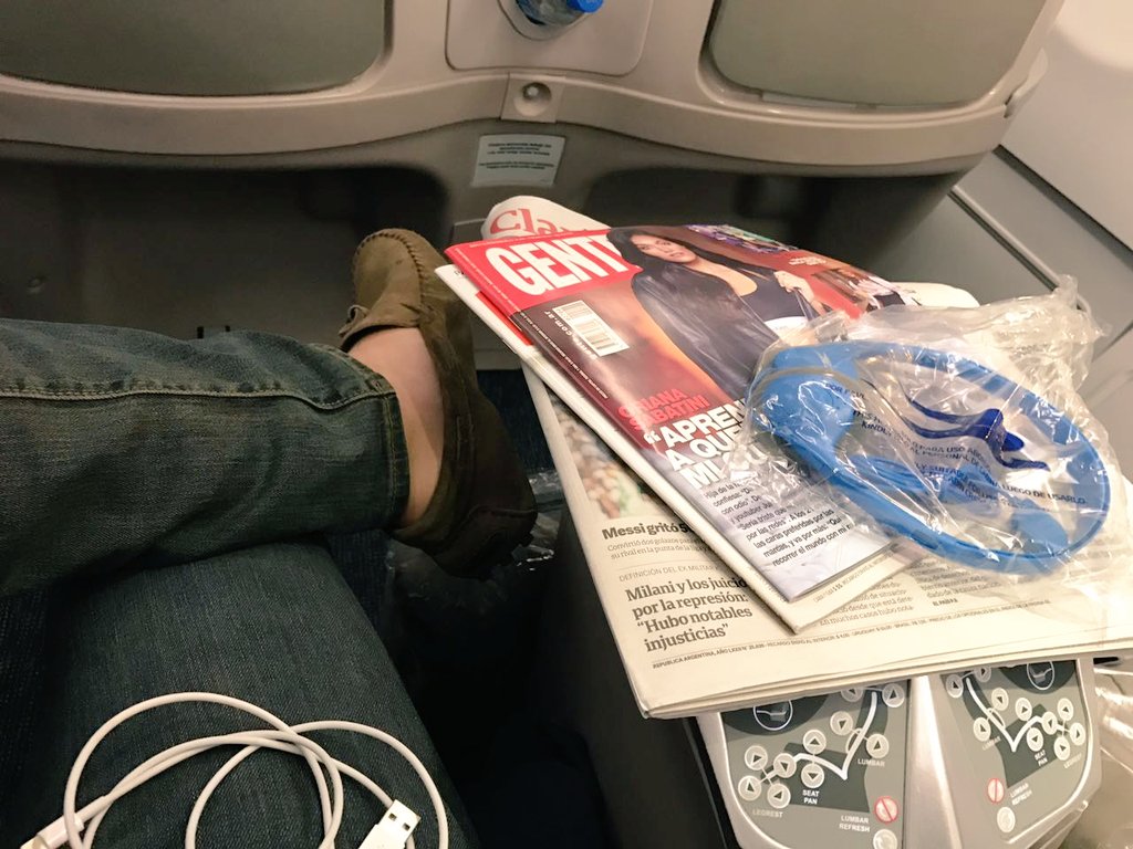 Hilario M. (@hila_pm) on Twitter photo Tremendos los #headphones de <a href="/Aerolineas_AR/">Aerolรญneas Argentinas</a> para sus pax de #business!!! ๐ญ Seran noise reduction?๐ค๐ค๐ค๐ค๐ค Tremendos los #headphones de <a href="/Aerolineas_AR/">Aerolรญneas Argentinas</a> para sus pax de #business!!! ๐ญ Seran noise reduction?๐ค๐ค๐ค๐ค๐ค