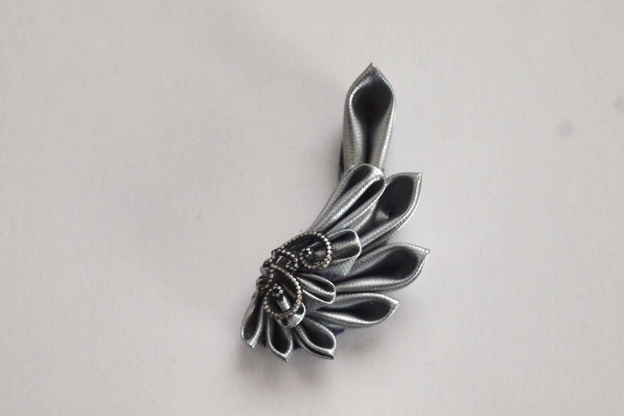 百鬼堂スチームパンクつまみ細工 鉄桜花 ハットピン ネックレス セット