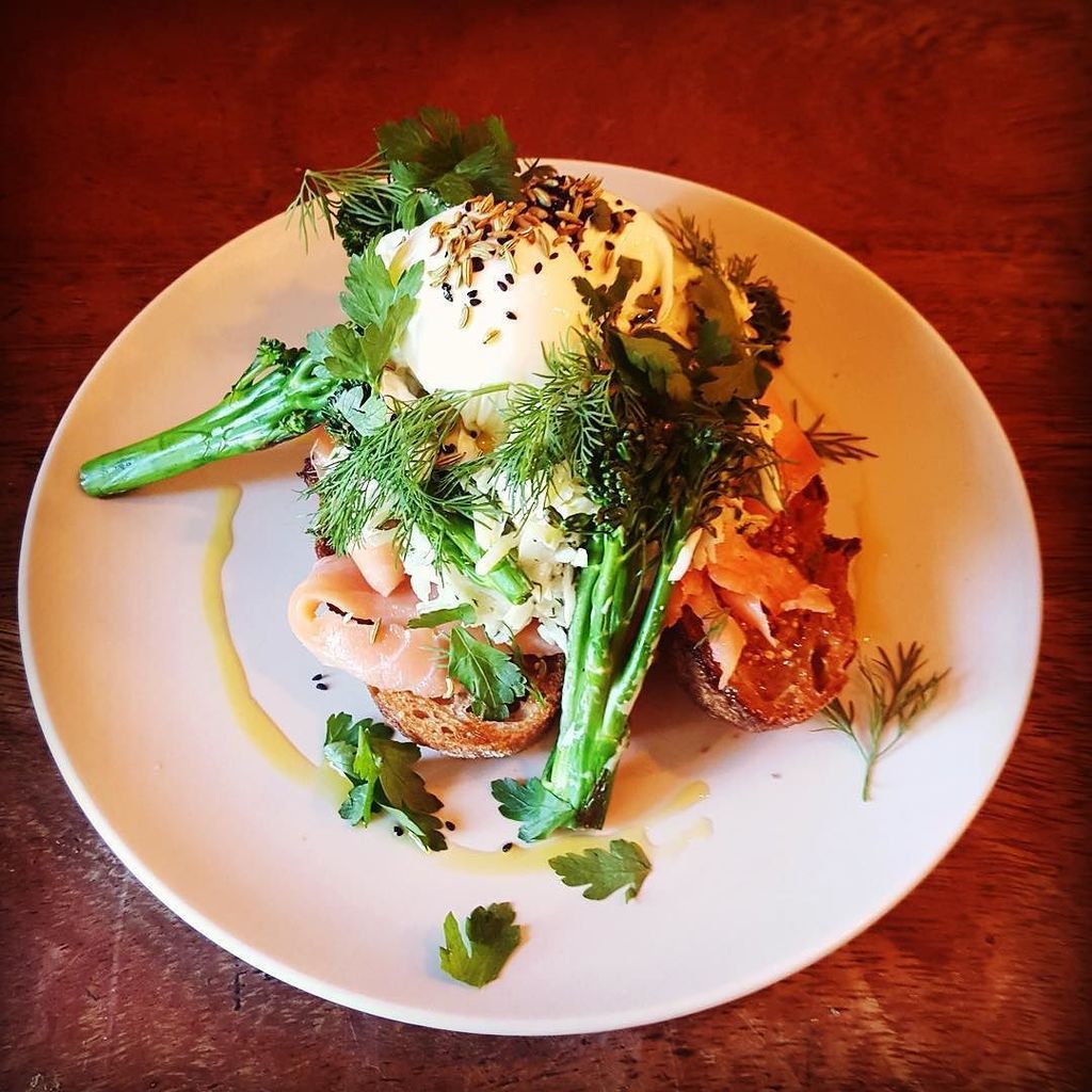 Kicking off the week with a few remixes and new additions to the menu!

Poached eggs and salmon, fennel &amp; celery r… ift.tt/2q9B3nc