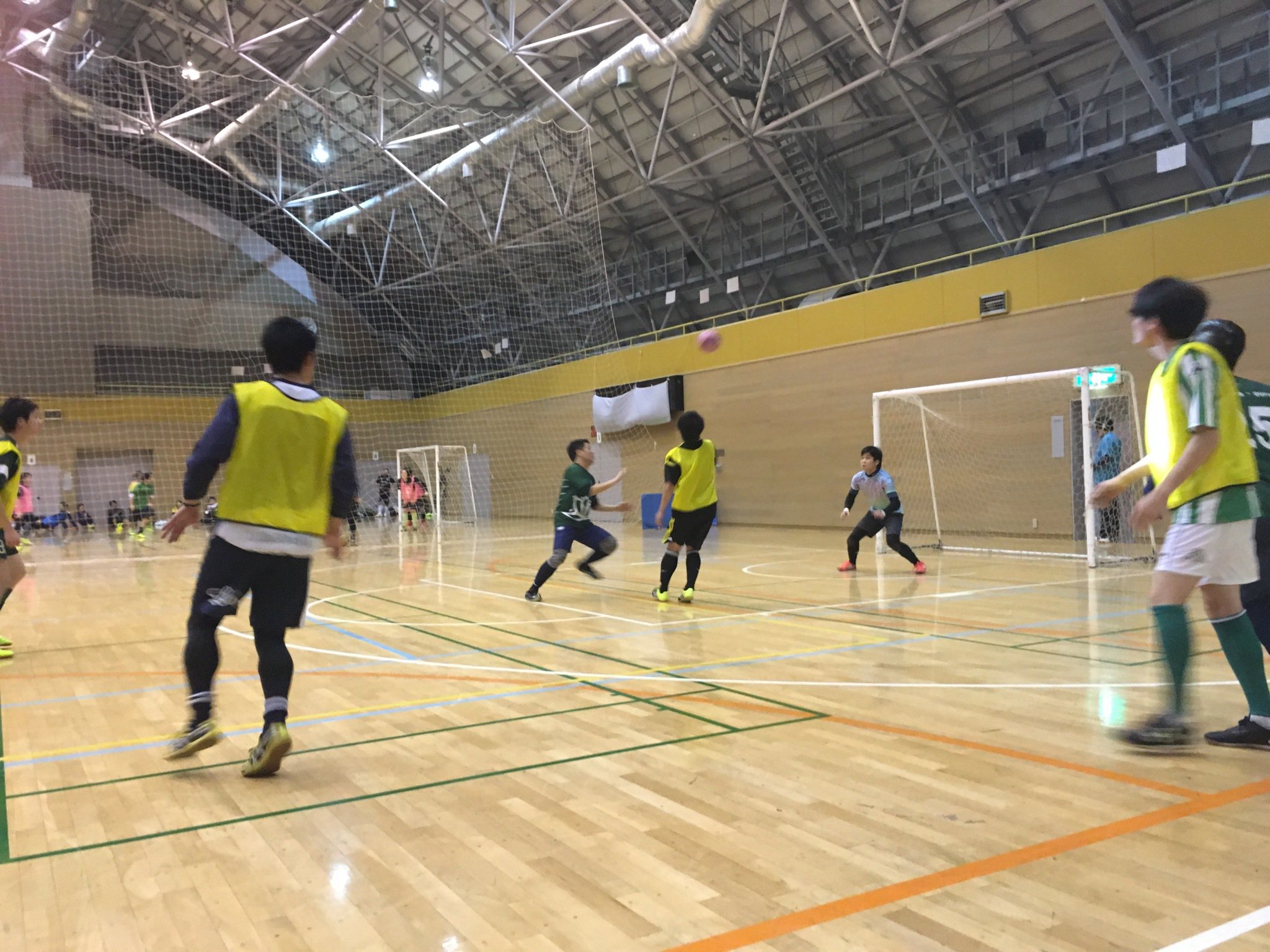 Liga Divertida 公式 フットサル大会に出ると 人工芝の会場が多いですよね でもリーガにはフローリング施設もあるんですよ Kel Tokyo様とコラボ大会 有明スポーツセンターでフットサルをしよう T Co L0w2stfpfd Ligadivertida