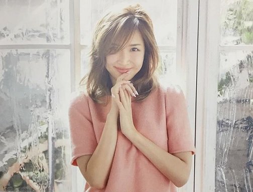 紗栄子に学ぶ ハッピーダイエット 紗栄子の筋トレ 本当はジムでトレーニングをしたりするのが一番だけど 私の場合は子供との時間やお仕事もさせて頂いているので 子供をあやしながら腹筋をしたり 歯を磨きながらヒップアップの運動をしたり日常生活の 紗栄子に学ぶ ハッピーダイエット 紗栄子の筋トレ 本当はジムでトレーニングをしたりするのが一番だけど 私の場合は子供との時間やお仕事もさせて頂いているので 子供をあやしながら腹筋をしたり 歯を磨きながらヒップアップの運動をしたり日常生活の