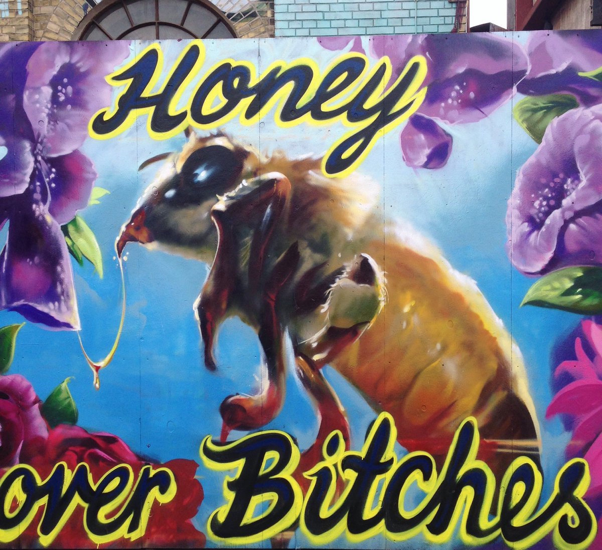 MariaLindOff's tweet image. TB 420 in Christiania! Found this wall!😂 @LukasGraham