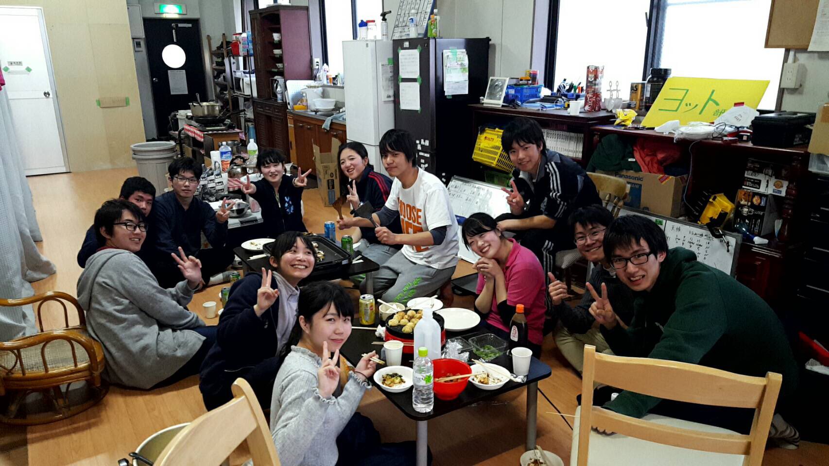 神戸大学医学部ヨット部 V Twitter こないだの試乗会は 天気が良く いい風で エキサイティングなヨット を楽しんでもらえたのではないでしょうか また お泊まりしてくれた新入生もいて夜中まで人狼したりスマブラしたりと楽しかったです