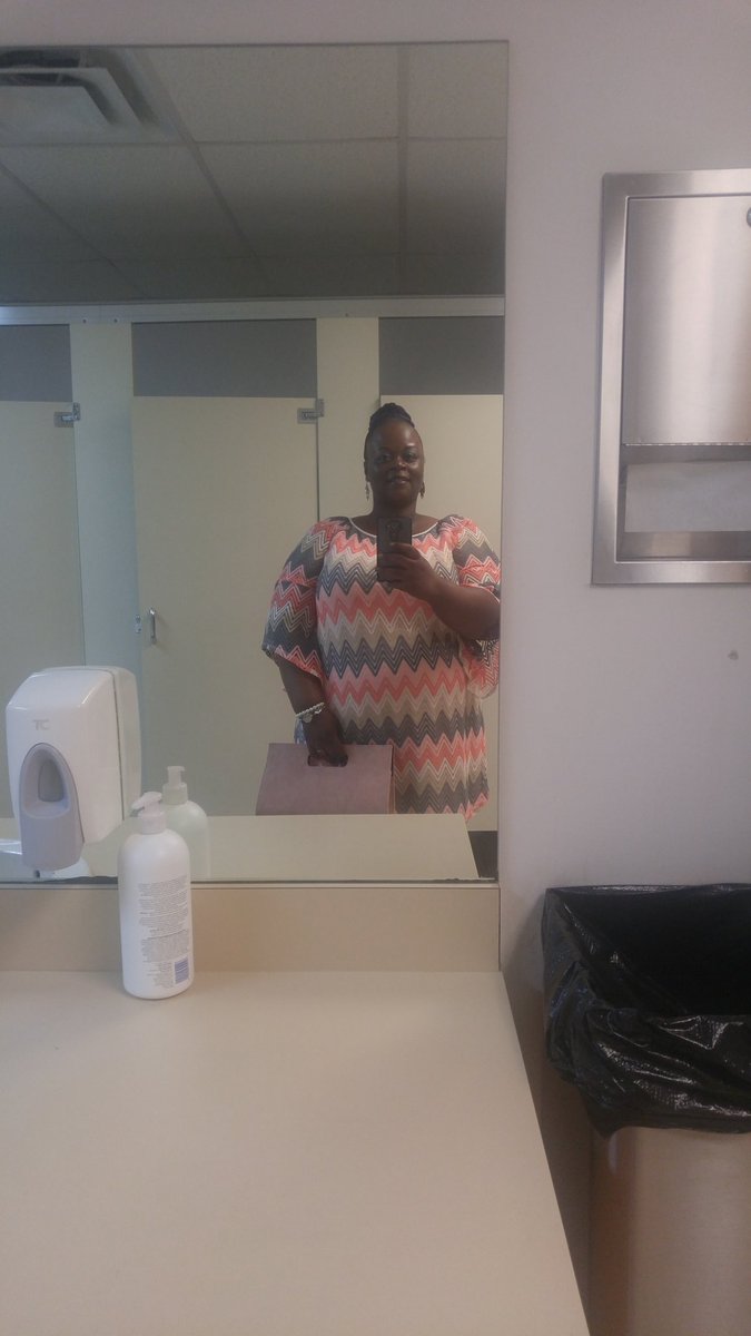 twoopreety's tweet photo. Something about #Restroom #Selfies! https://t.co/4jZzUrfcqR