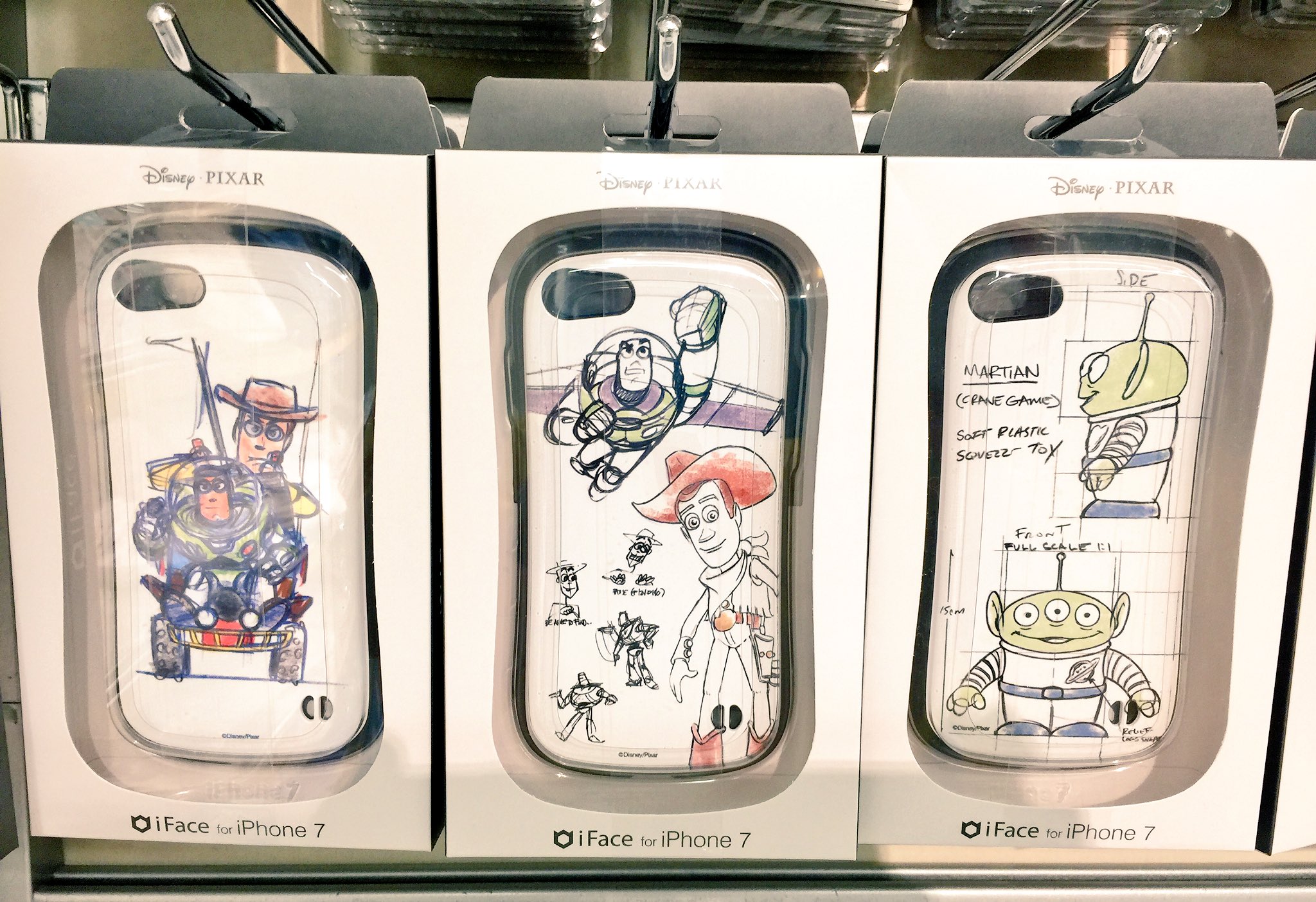 吉祥寺ロフト 原画の雰囲気そのままがいいd 人気の Iface もありますよ O O 税抜き3600円 Iphone7対応です Pixar ピクサー トイストーリー T Co Hgbasclig6 Twitter