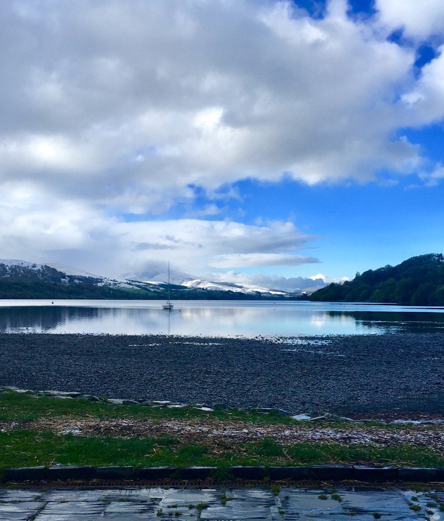 gwjphantom's tweet photo. Good morning from a snowy #Balalake @visitsnowdonia #loopbound https://t.co/2mN3ewWpuV