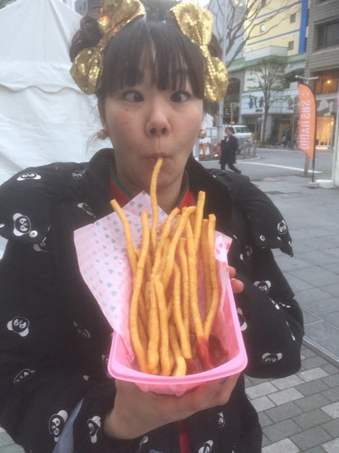 テラこ W Chisan81 そうなの 家で作れるキット売ってるんだよねヽ ラスポテト大好きな友達がチェックしたんだけれど 買ったら食べ過ぎて太るから買わないって言ったのに大納得 イベントの露店でたまに売ってるとうれしさおいしさ爆発