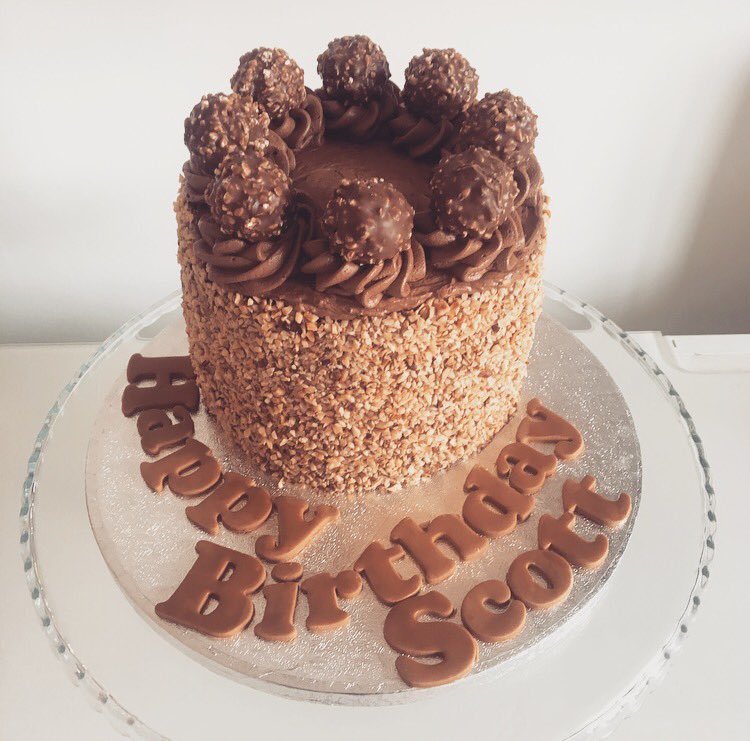 CakeByDominique's tweet photo. #FerreroRocher Cake #warrington #cheshire #cakestoorder https://t.co/cpYEvhy53O