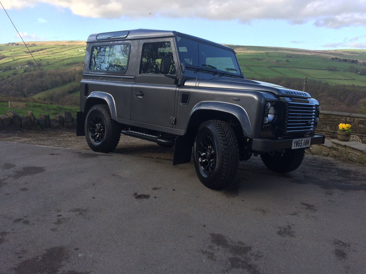 My defender got nicked from my house last night please RT