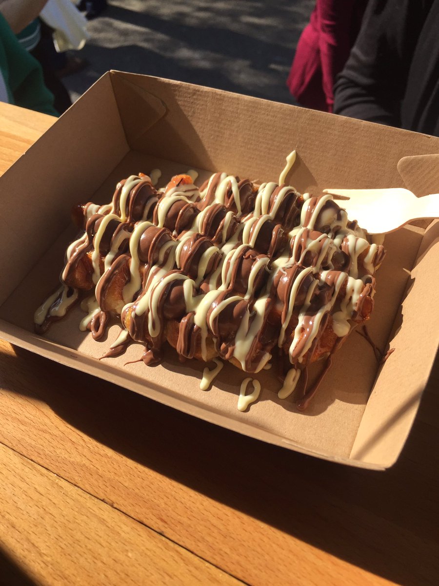 belgianwafflebx's tweet photo. Anyone like maltersers with milk and white chocolate? 🐷 always a best seller! #waffles #thebelgianwafflebox #liegewaffle #food #cheatday https://t.co/rTzLpv5dms