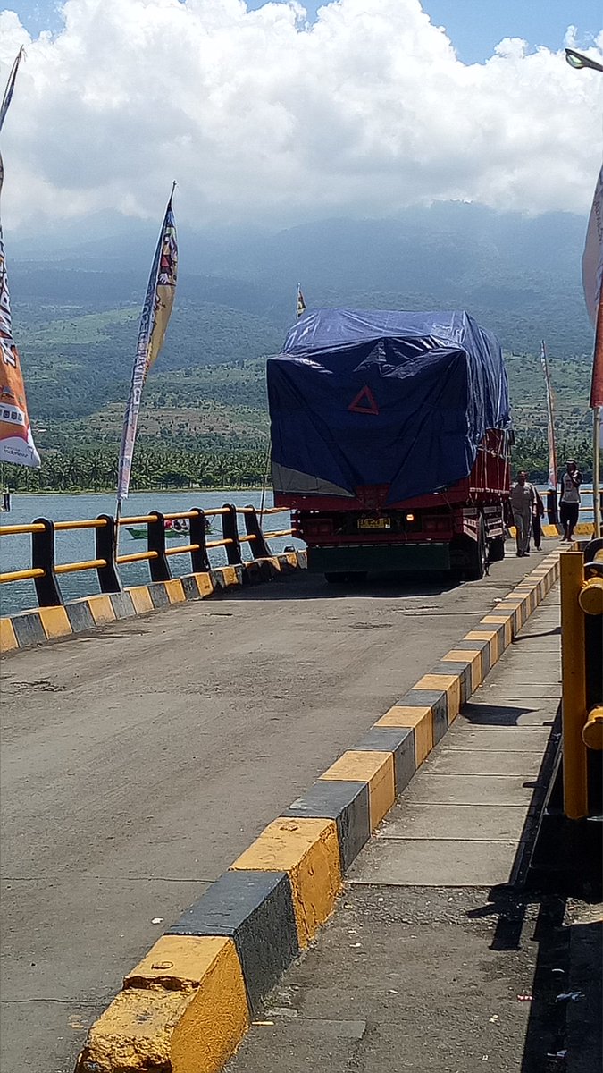 iroells's tweet photo. Dibawa nyangkut gk dibawa cuma ada nya dia...nasib.. https://t.co/OE9jVWtE10