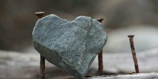 DaengGeo's tweet image. Dari batuan kita mendapatkan banyak manfaat, buku tebal yang tiada henti mencatat segala kejadian masa lalu, sejak 4 miliar tahun