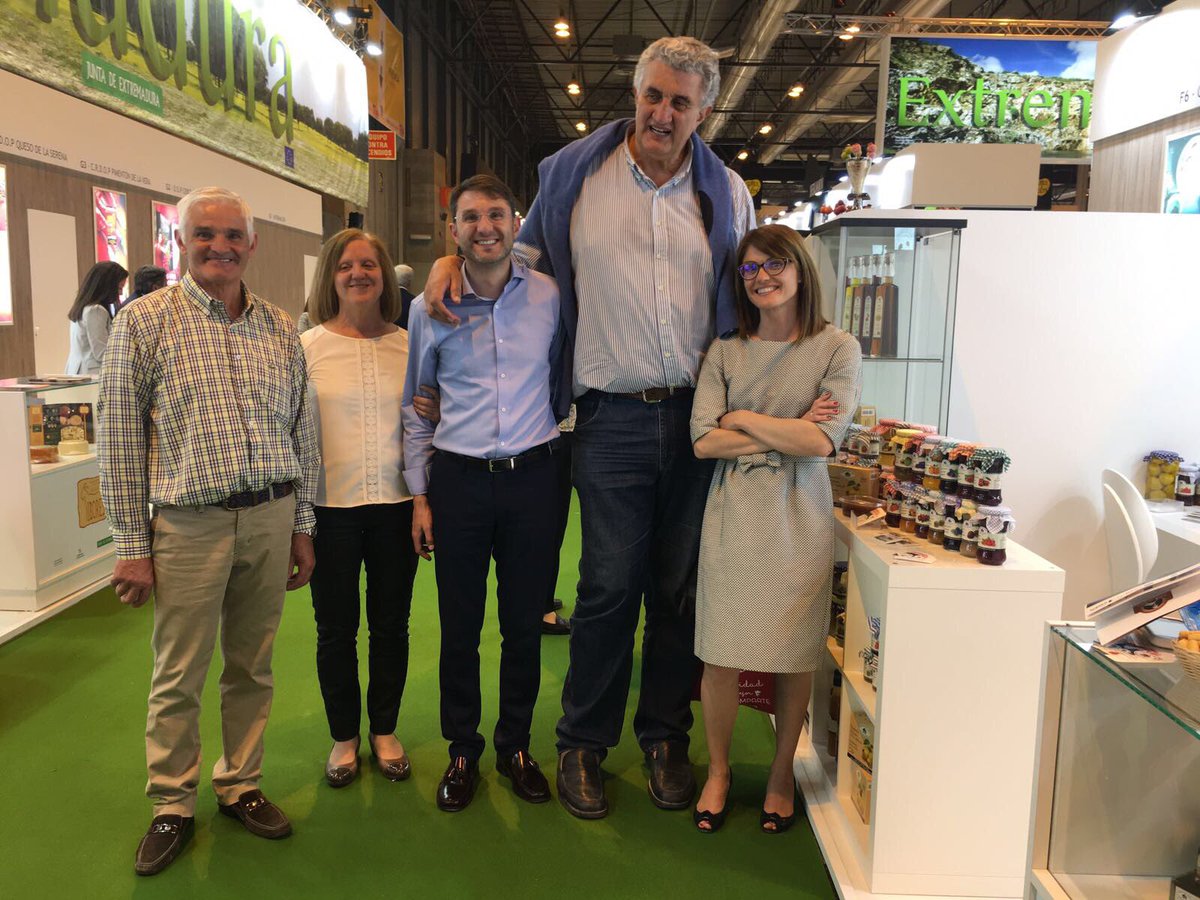 casaalonso's tweet photo. Buenos días!! 

Ya tenemos todo preparado para el segundo día del 31 Salón de Gourmets. 

Os esperamos. https://t.co/6kbEwAfvPh