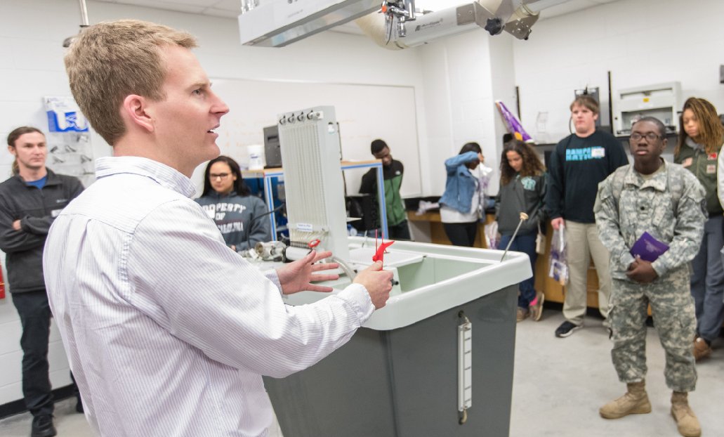 High school juniors from across #ENC recently visited ECU to experience &amp; learn more about #STEM opportunities: go.ecu.edu/d8fb4002🔬