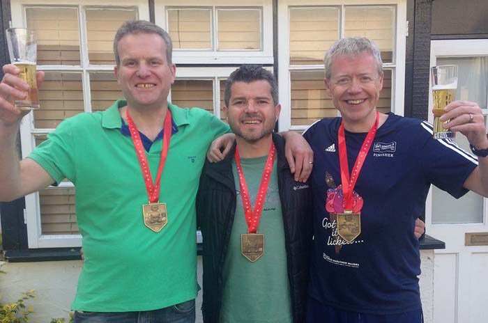 #Henley Runners Complete Challenging London Marathon henleyherald.com/2017/04/25/hen…