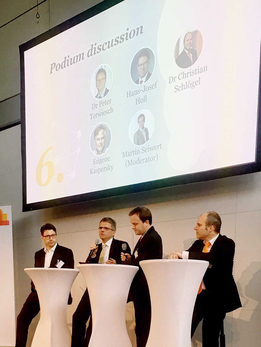 CatharinaVD's tweet image. &quot;#Digitalization has to serve a need. It is not there for its own sake&quot;. @Hans_Josef_Hoss @thyssenkrupp at #hmi17 #hm17 #Industry40