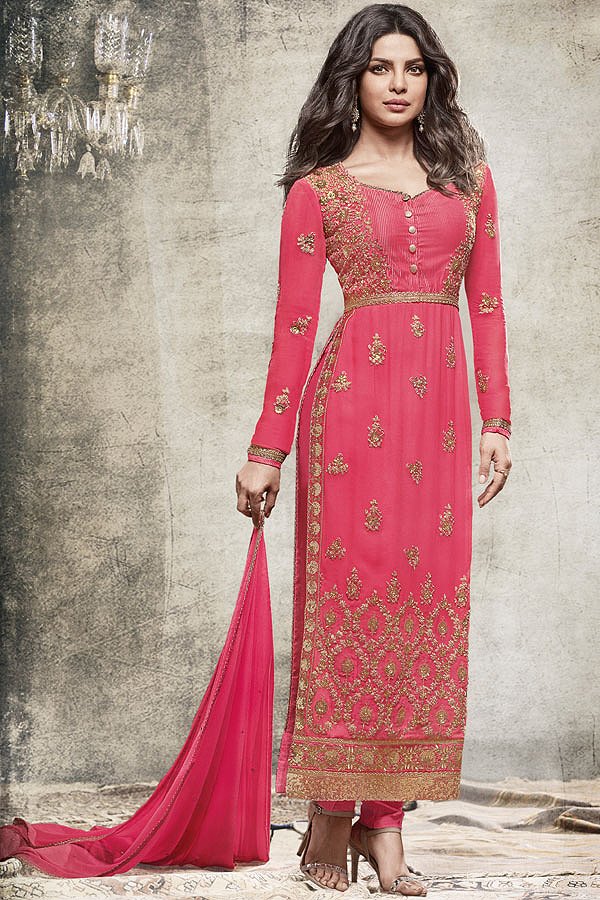 Salwar Kameez is an Evergreen outfit of #India goo.gl/kV7vbb
#ethnicwear #suits