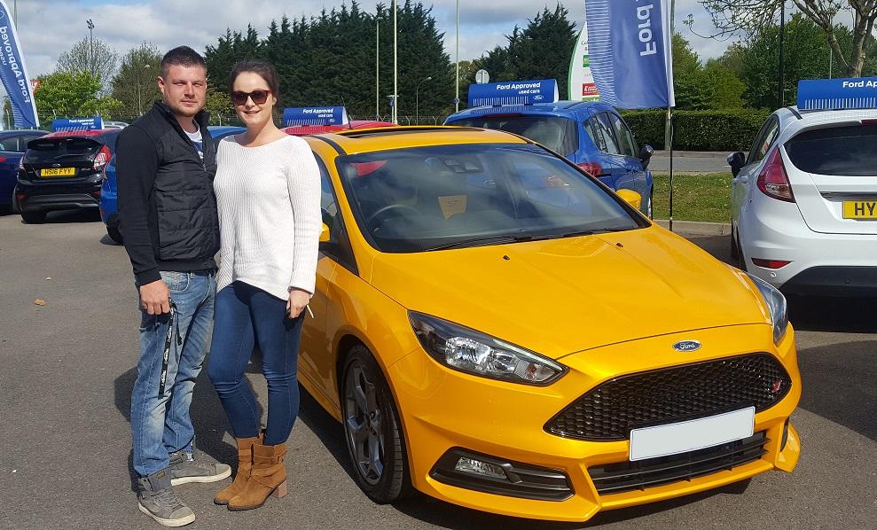 HendyGroup's tweet photo. The sun came out for Kate who picked up her Tangerine-Scream #FocusST2 from Fareham. We hope you enjoy your new #car! https://t.co/OLft9e6Mmr