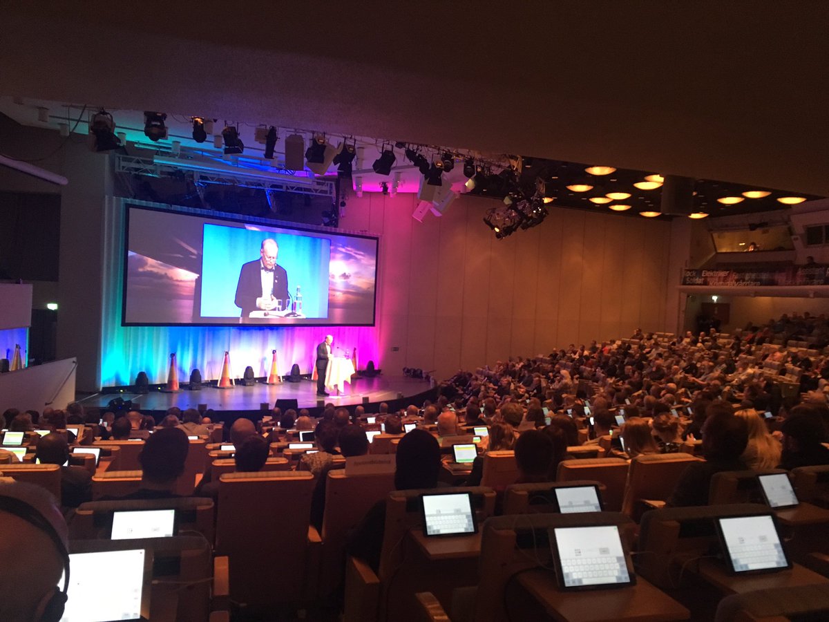 Janne Ruden talar på Sekos kongress. "Den svenska modellen är en framgångsrik modell". #sekokongress