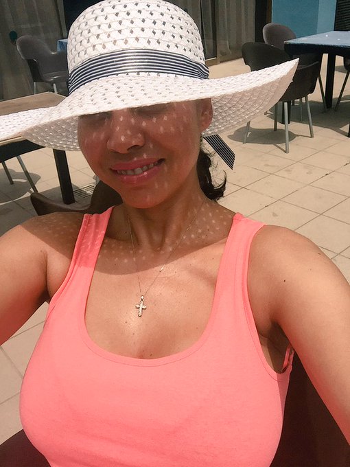 Having lunch out by the pool today then dress off top up that tan! Catch up later ❤️❤️❤️❤️ luv ya 💋💋💋💋💋💋💋💋