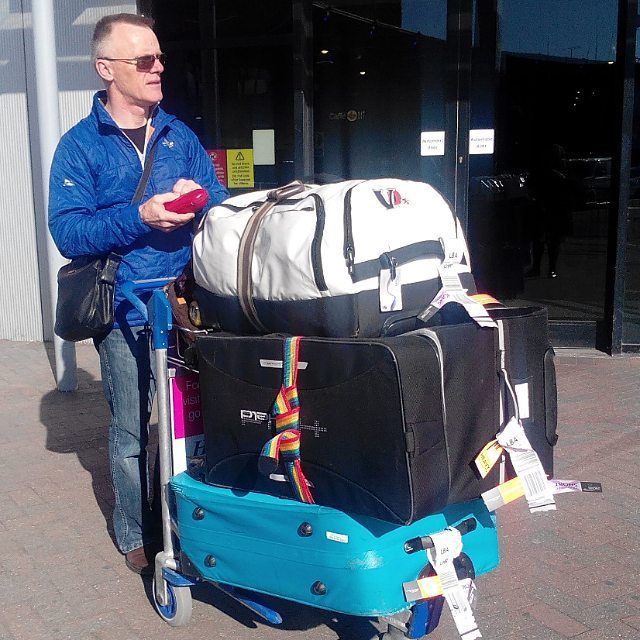 no1bloke's tweet photo. Arrived @lbia @british_airways #great #baggageallowance #samesun #differentcontinent #byebye #bahrain less #30degr… https://t.co/txxzLsn679 https://t.co/bt7KtQEK6C