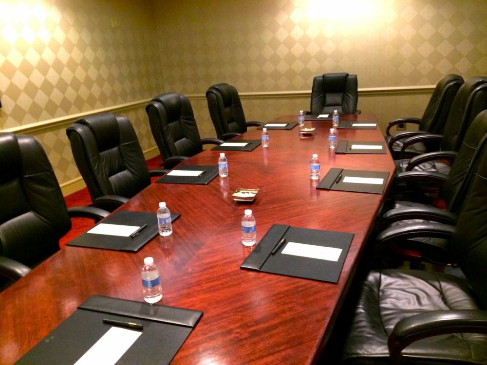 Staying hydrated keeps you refreshed and energized during long #Atlanta #meetings. #Midtown