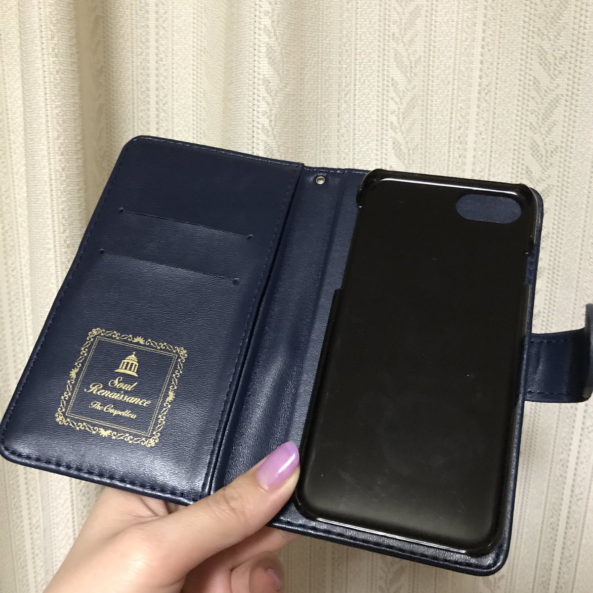 黒乃香織 無人島生活中 Sur Twitter ゴスのツアーグッズで注目度の高いモバイルケース Iphone7材質的にアウトだったので100均 でケース買ってきて両面テープで貼って改良 これで使える ちなみにケースはダイソーでクリアと黒2色展開でした ゴスペラーズ 黒乃香織 無人島生活中 Sur Twitter ゴスのツアーグッズで注目度の高いモバイルケース Iphone7材質的にアウトだったので100均 でケース買ってきて両面テープで貼って改良 これで使える ちなみにケースはダイソーでクリアと黒2色展開でした ゴスペラーズ