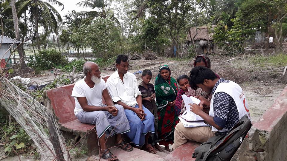 RaquibRony's tweet photo. @BDRCS1 #PMER team w/ IFRC started post distribution monitoring for #cylone #Roanu operation. Day1 in pics #Noakhali, #Bangladesh https://t.co/1o57OyVWwF