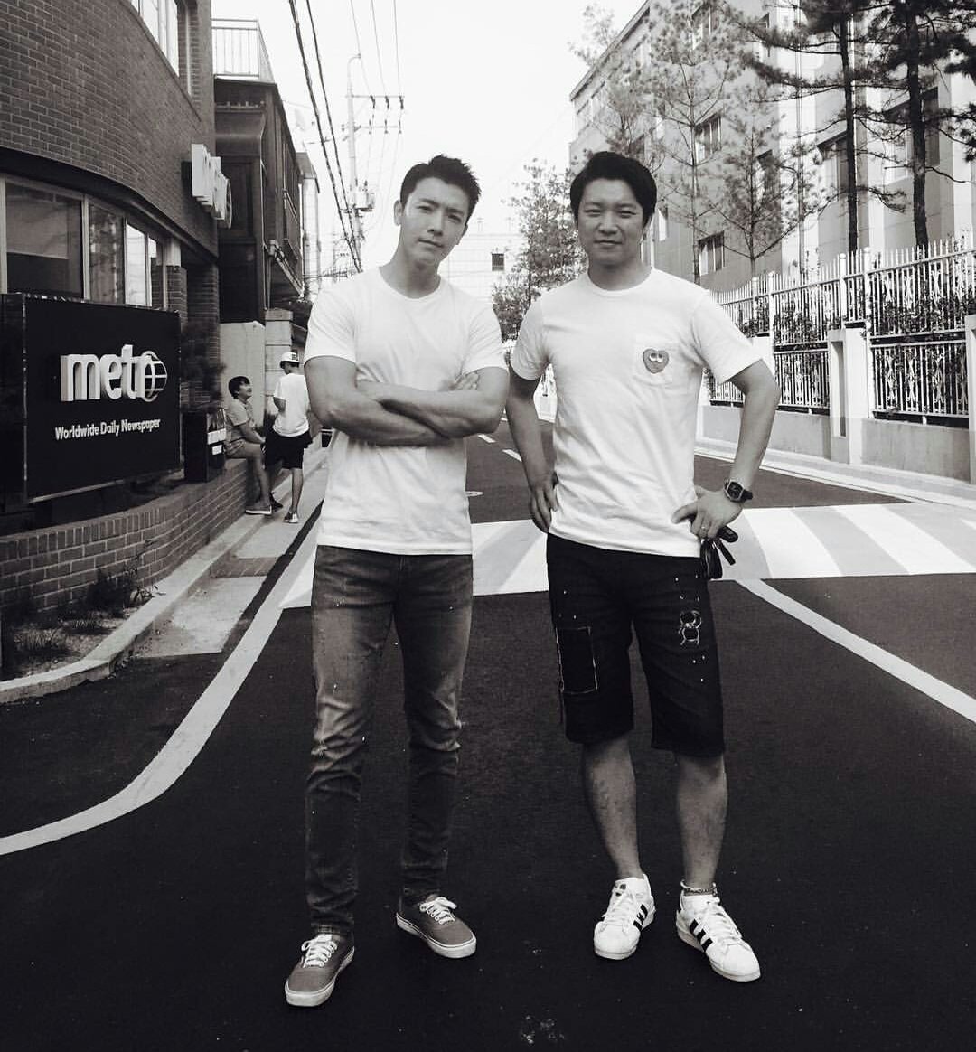 DH_honey's tweet photo. ( ˘ ³˘)♡🙆💕
 #동해 DH x DH 😄😄
#donghae 
DH Brothers 💕 https://t.co/E27i4FtQEC