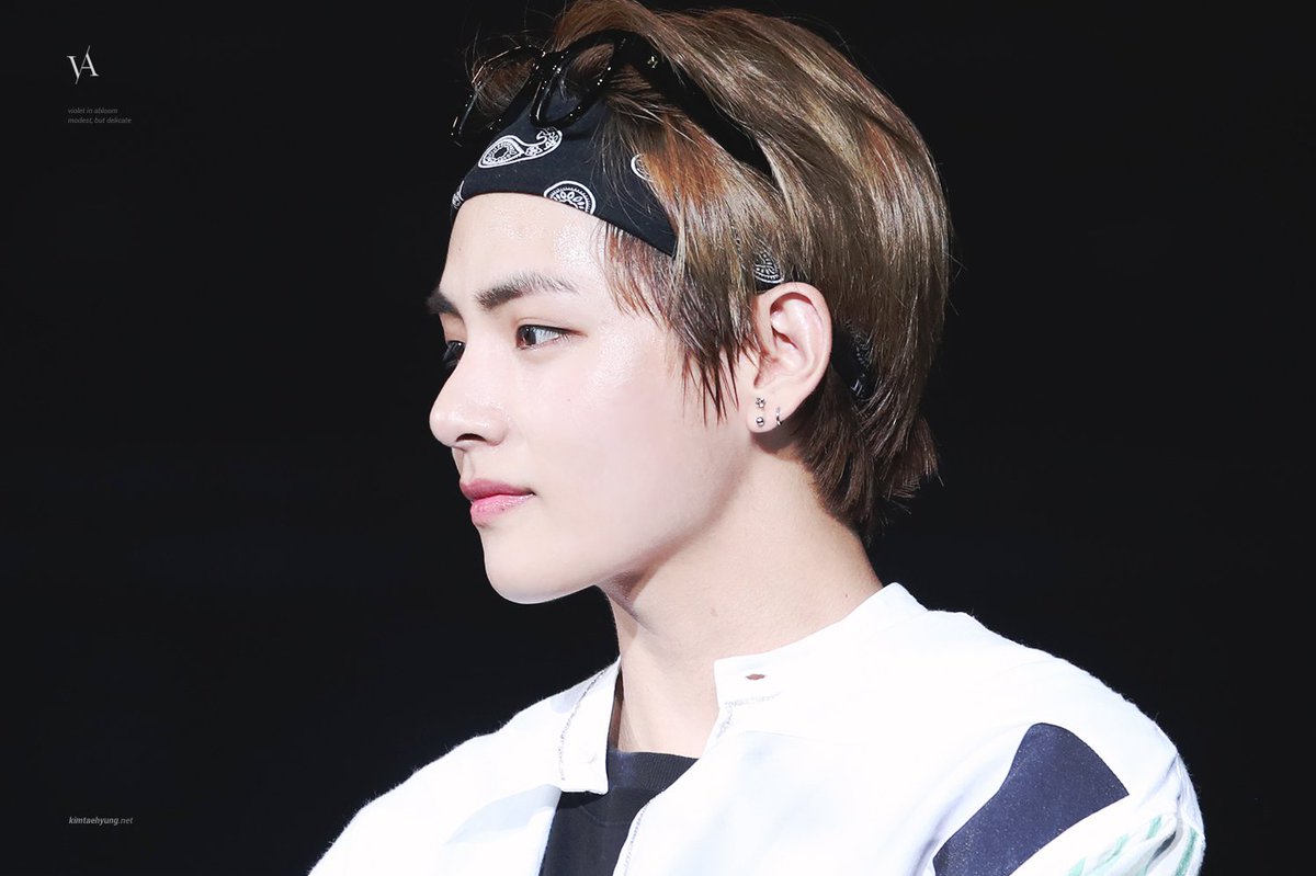 taehyvngpics's tweet photo. ok how can someone be so beautiful https://t.co/hTYOSjCvsh