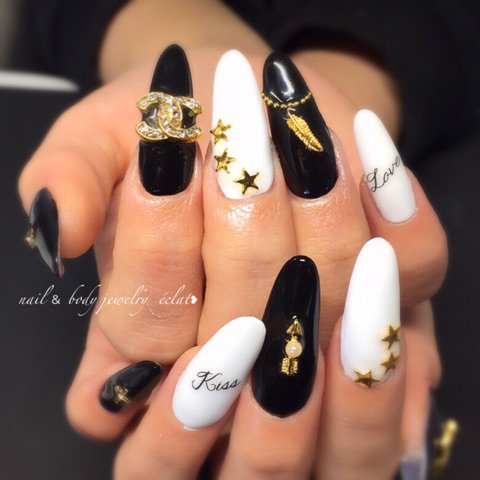 Eclat Nail ブログを更新しました Black White Gold T Co Czpobictn4 愛媛県今治市ネイルサロン スカルプチュアネイル アメブロ