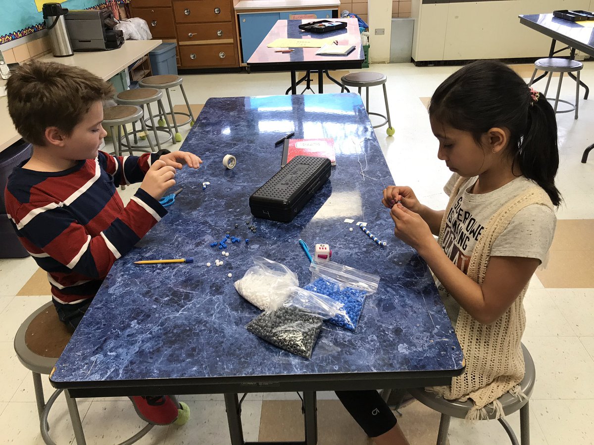 MrsGreenA2's tweet image. After calculating string lengths, fourth graders made bracelets as a &quot;welcome&quot; gift for new students at Haisley #ExtendedMath @HaisleyA2