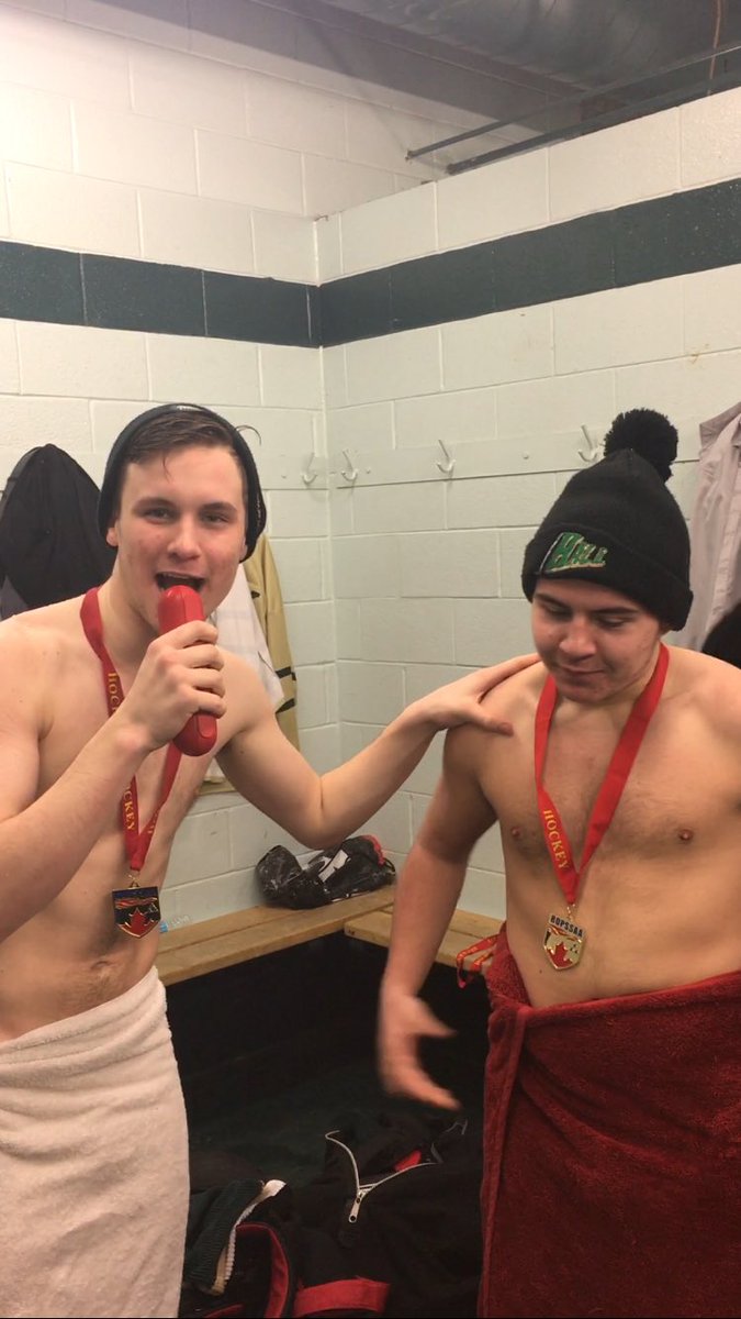 vitosica89's tweet photo. @adam_bendy16 happy birthday to new 2018 hall puck captain❤❤🚨 https://t.co/UBQ0FHn4wY