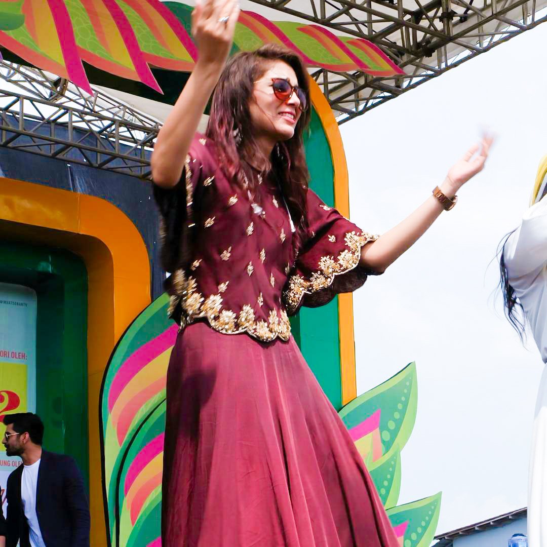 Sriti 😍❤ #Serang #Indonesia 🇮🇩 <a href="/sritianne/">ً</a> #SritiJha #Pragya #KumkumBhagya #LoncengCinta 
📷: <a href="/magiczweet/">Bundanya Aisya</a> Instagram