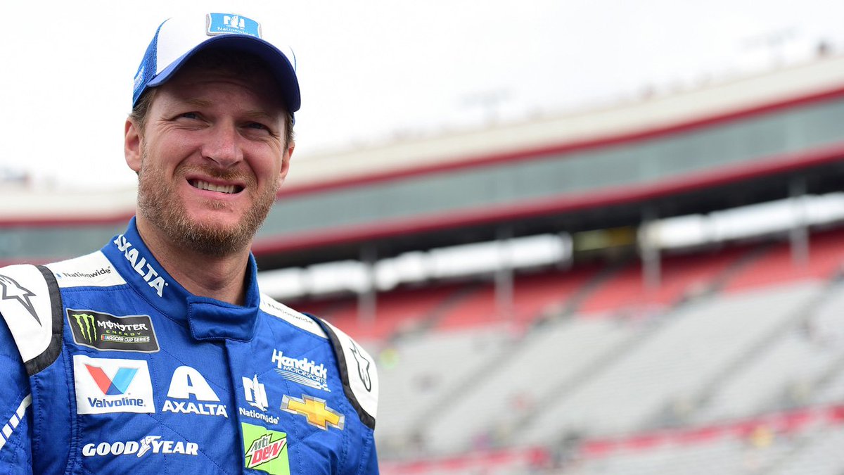 #BREAKING Hendrick Motorsports says Dale Earnhardt Jr will retire at end of season. https://t.co/czQ5ZW1Ph9