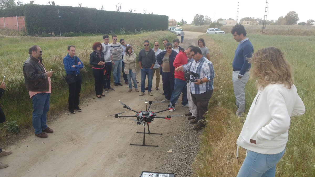 erikdebadts's tweet image. Primer taller de @MicaSense en España