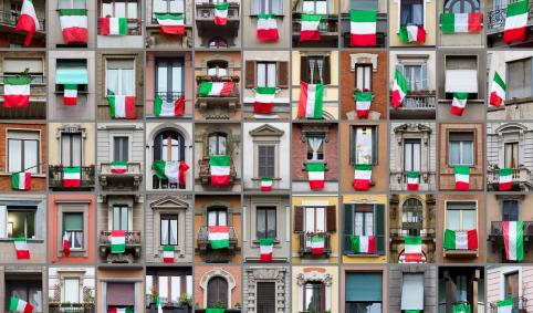 StreetLife_IT's tweet photo. "#buonanotte all'#Italia che si fa o si muore". #bandiera #tricolore #goodnightmyfriends https://t.co/NkwYGLfSZH