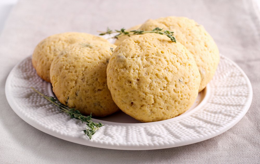 VeganFoodBlogs's tweet photo. These Lemon Cookies With Fresh Thyme are Mouthfuls of Spring Sweetness https://t.co/dl913ZrGT7 https://t.co/kffHQ5mu4e