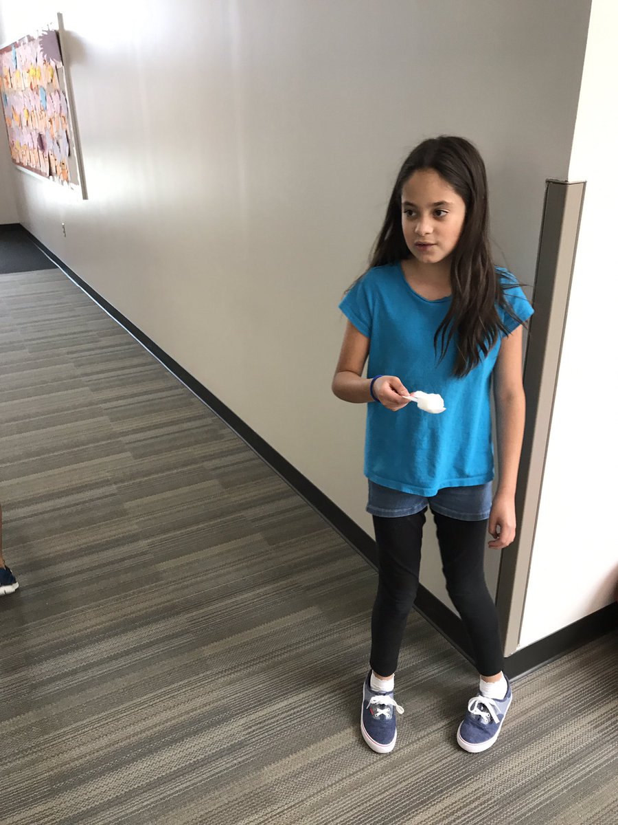 Minute-to-win-it game to reward great reading strategies! #TxEdTuesday <a href="/ValoreeforTexas/">ValoreeSwanson4Texas</a>
