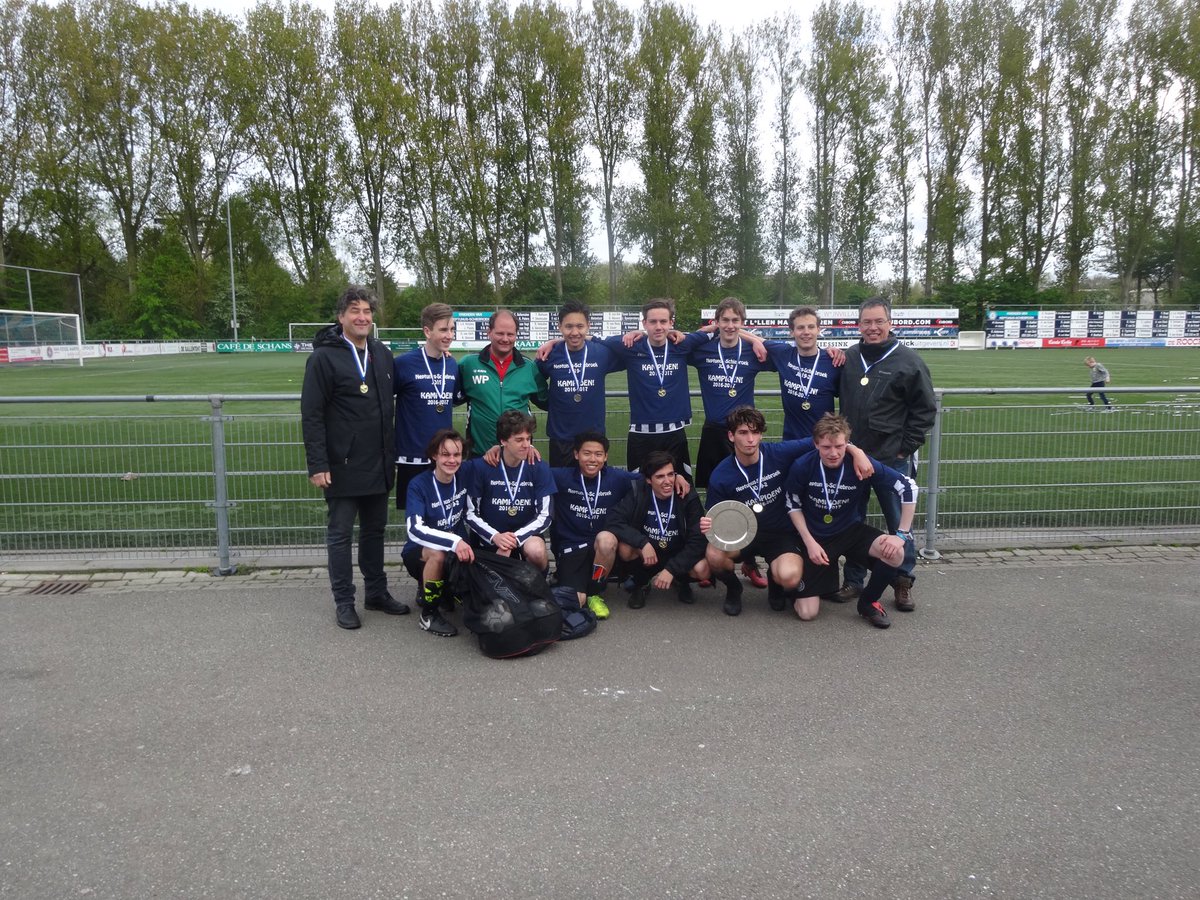 Ditis_Voetbal's tweet photo. JO19-2 terechte kampioen: Leave No Doubt. https://t.co/ksfIweDGAk https://t.co/qVA2s8o34k