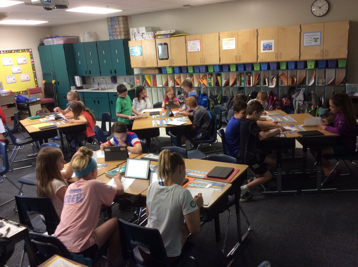 KimBoeschen's tweet photo. #problemsolving @wrrocheSMSD https://t.co/Q2MoTiC0tU