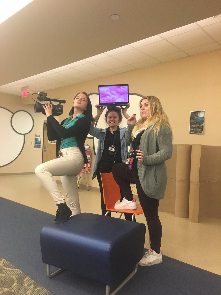 CeceliaMoreland's tweet photo. Starting the process of creating our heroin/opioid epidemic awareness video! With the dream team: @BioMedGrace @KaileyM18 https://t.co/iYKkt6xqxL