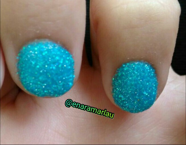 EnaraMartin's tweet photo. Manicura con purpurina azul. Blue glitter manicure.#maxcenter #bilbao #bizkaia #ilusion #purpurina #ilovemanicure #instanails #glitter https://t.co/DqwMHR6pQA