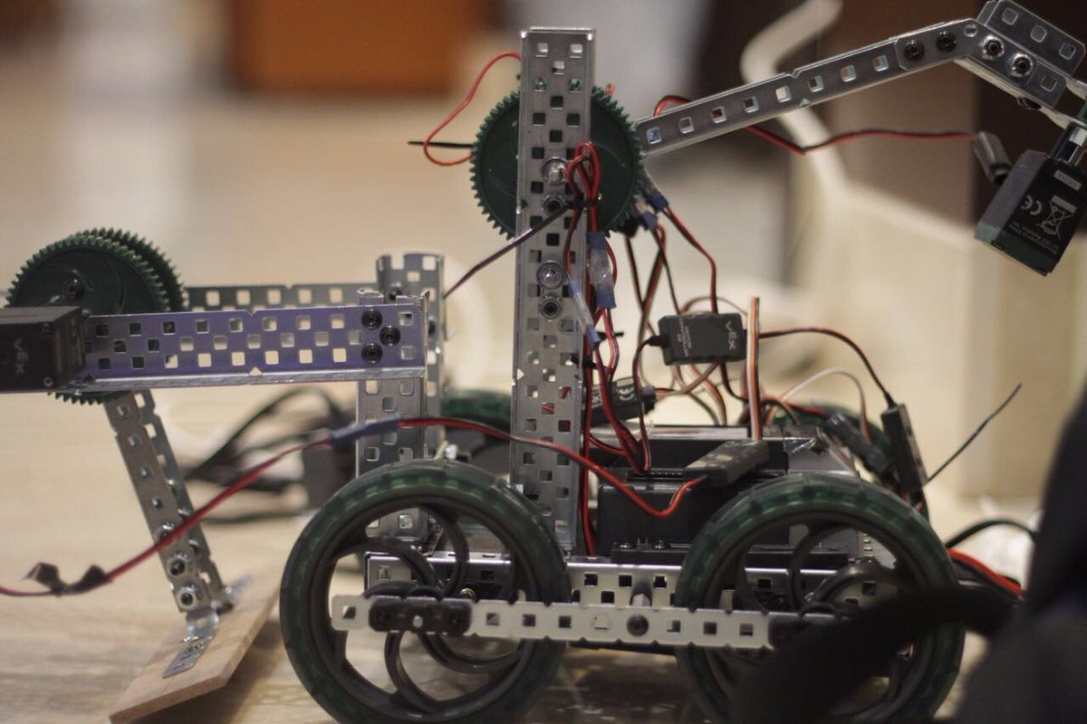 GCCRobo's tweet photo. #EffatUniversity (KSA) teams win the #GCCROBO KSA Local Round! @Iet_Kuwait @IETevents @IETrobotics Congratulations&amp;see you @QatarUniversity https://t.co/sYMNAeMbXF