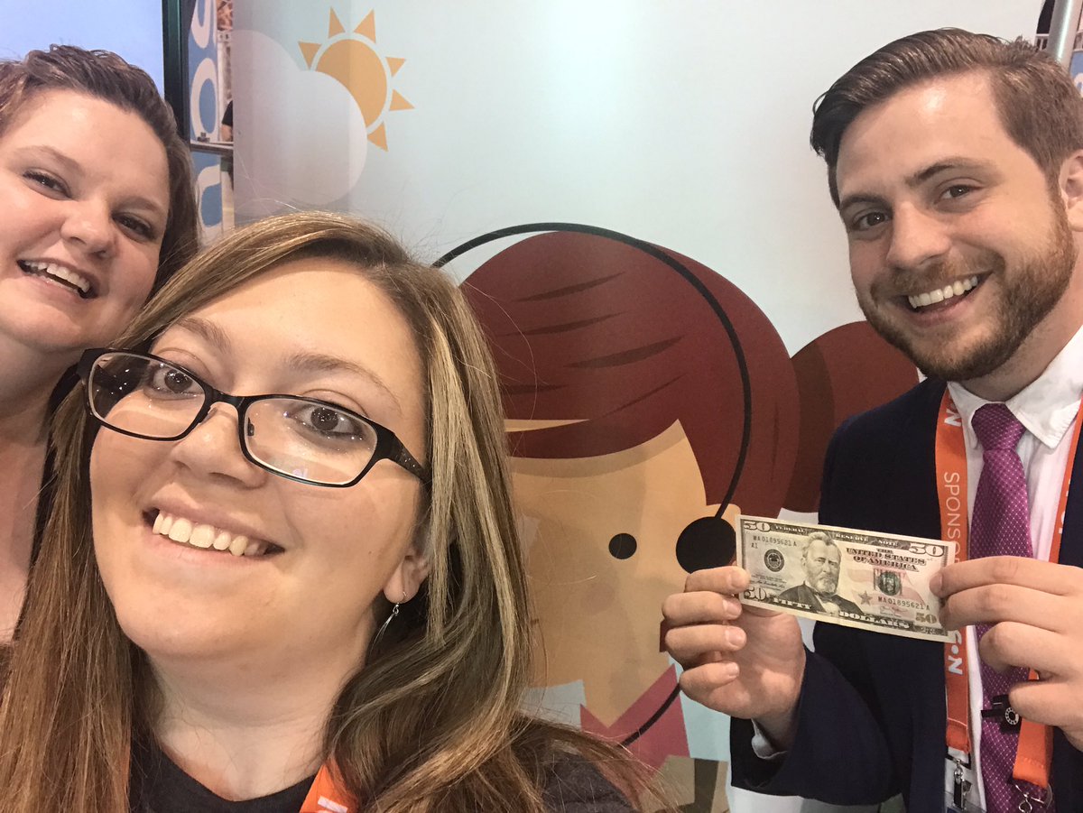 salesmsg's tweet photo. When you stop by #Salesmsg to sign up for headphones stop by @callruby for a chance to win 50$ and talk to awesome people! #ICON17 #Callruby https://t.co/gfVa3oRWih