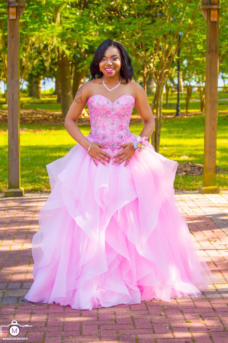 vilikiadyerphot's tweet photo. @DyerMultiPhotog  #prom #prom2017 #prom2k17 #slay #slayedprom  #nikon #photography #photographer https://t.co/tLL4dUf2xg